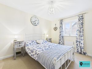 Bedroom- click for photo gallery